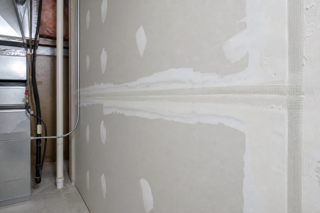 Fiberglass mesh crack tape photo